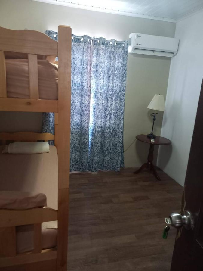 אורנג'סטאד Pista Q Hostel And Apartments מראה חיצוני תמונה