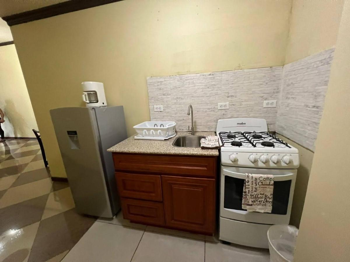 אורנג'סטאד Pista Q Hostel And Apartments מראה חיצוני תמונה