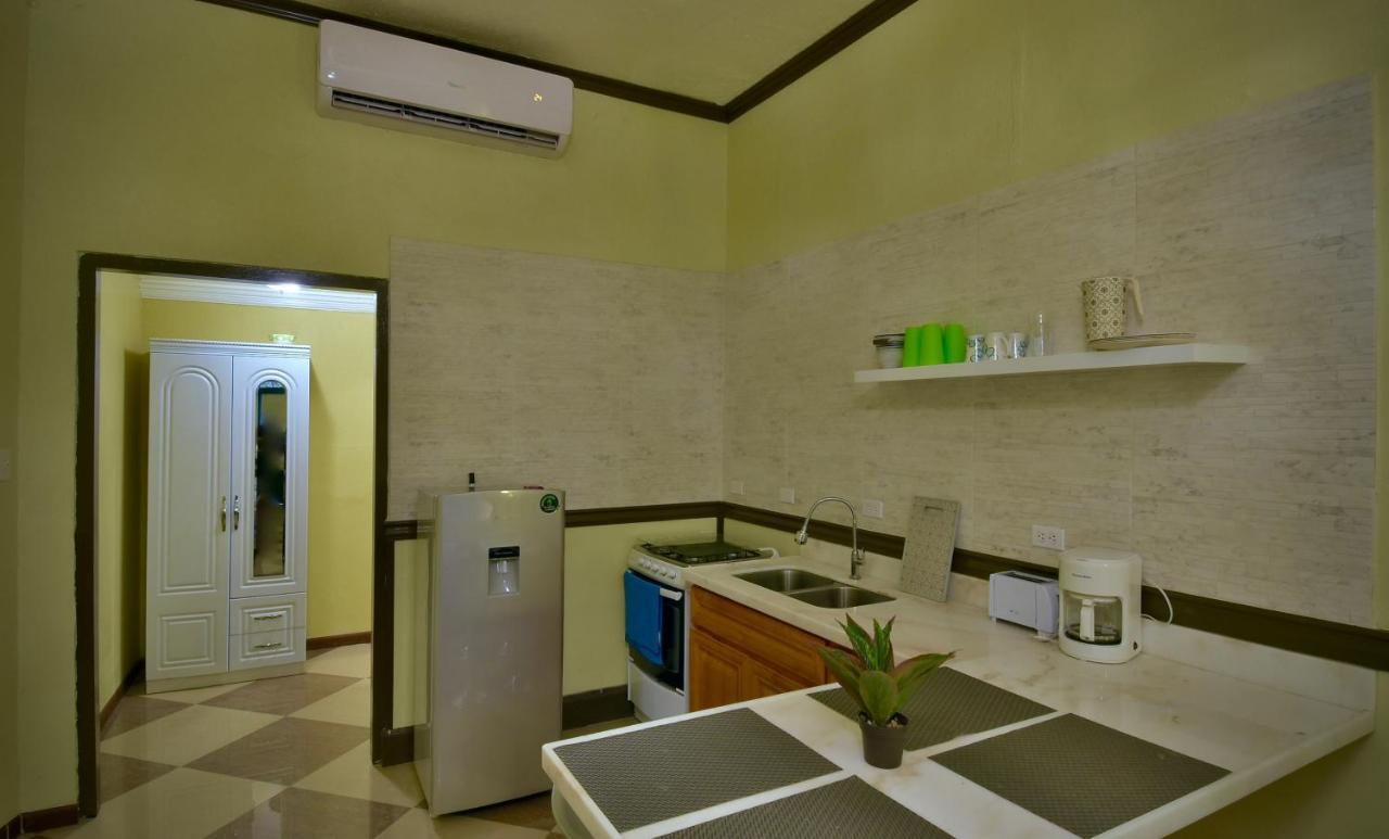 אורנג'סטאד Pista Q Hostel And Apartments מראה חיצוני תמונה