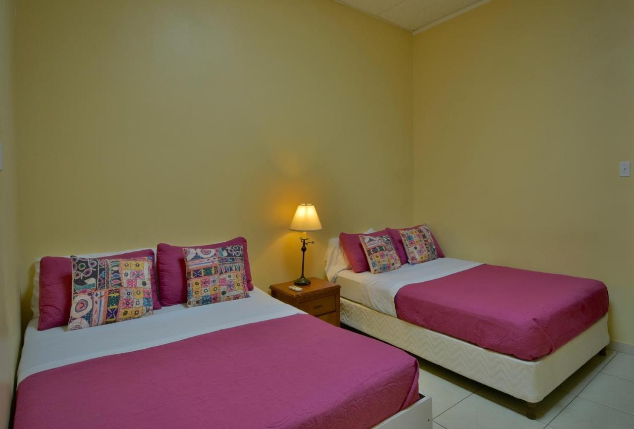 אורנג'סטאד Pista Q Hostel And Apartments מראה חיצוני תמונה