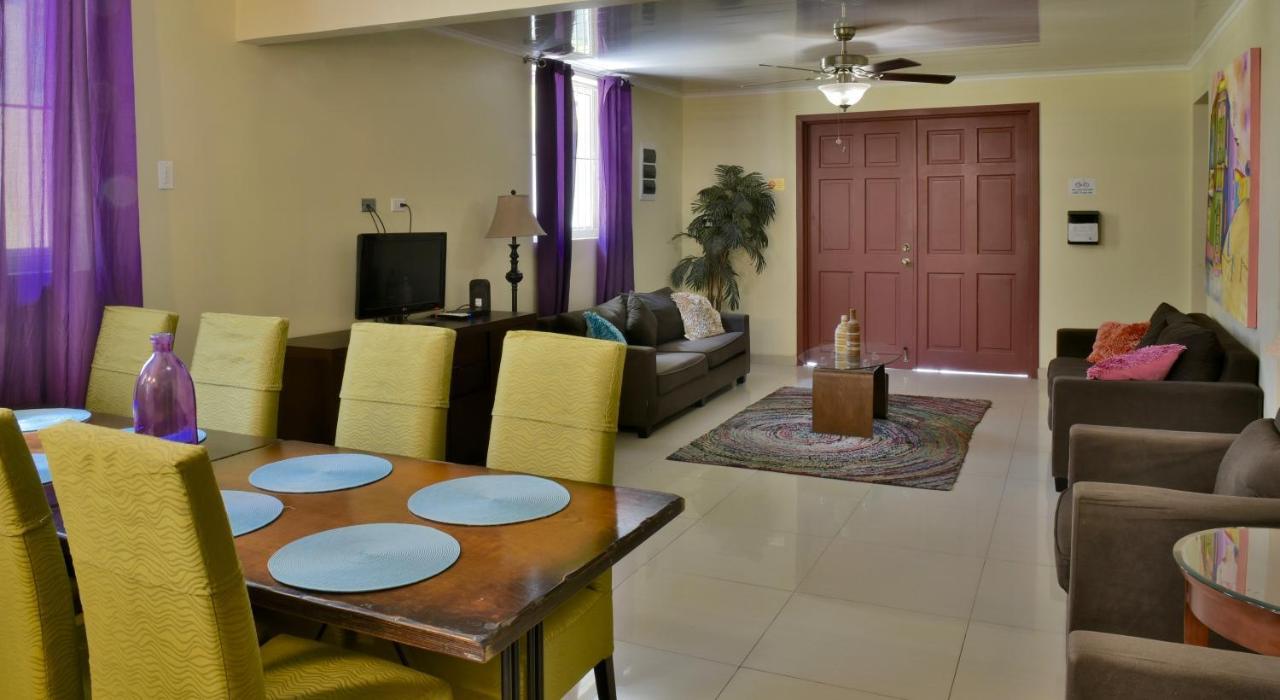 אורנג'סטאד Pista Q Hostel And Apartments מראה חיצוני תמונה