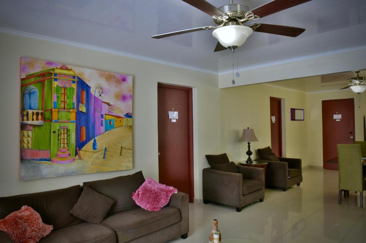 אורנג'סטאד Pista Q Hostel And Apartments מראה חיצוני תמונה