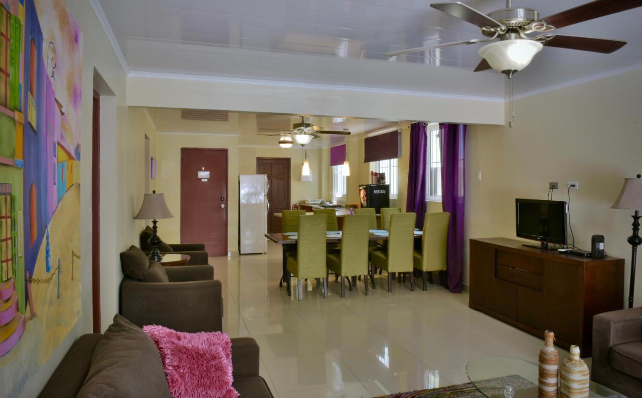 אורנג'סטאד Pista Q Hostel And Apartments מראה חיצוני תמונה
